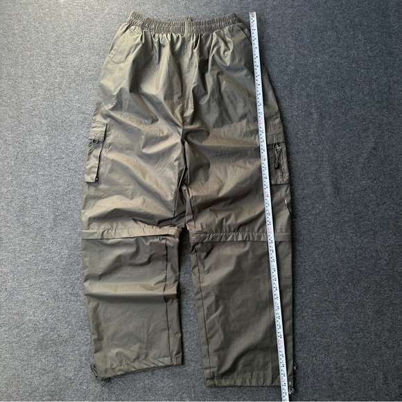 Men's green Cargo nylon Pants - Picture 8 of 9